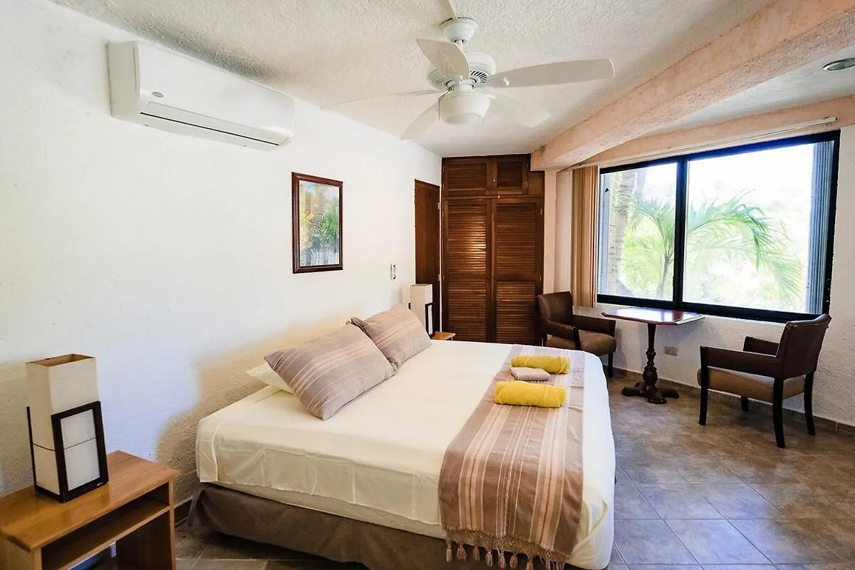 Traditional Beachfront Villa With Cenote, Close To Playa Puerto Morelos 0*,  Mexico